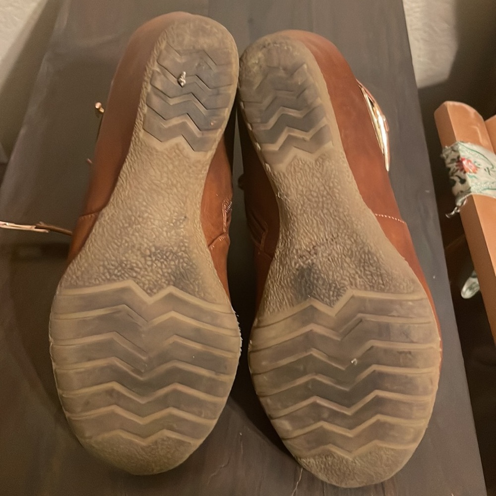 Camel booties - Picture 3 of 3